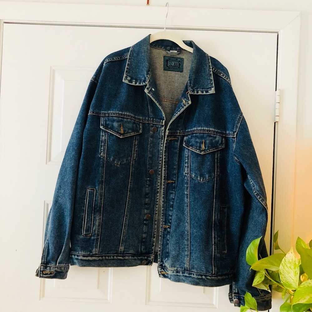 VINTAGE OVERSIZED DARK WASH JEAN JACKET XL